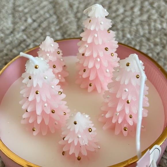 Viral Pink Christmas Tree Candle - Picture 4 of 4